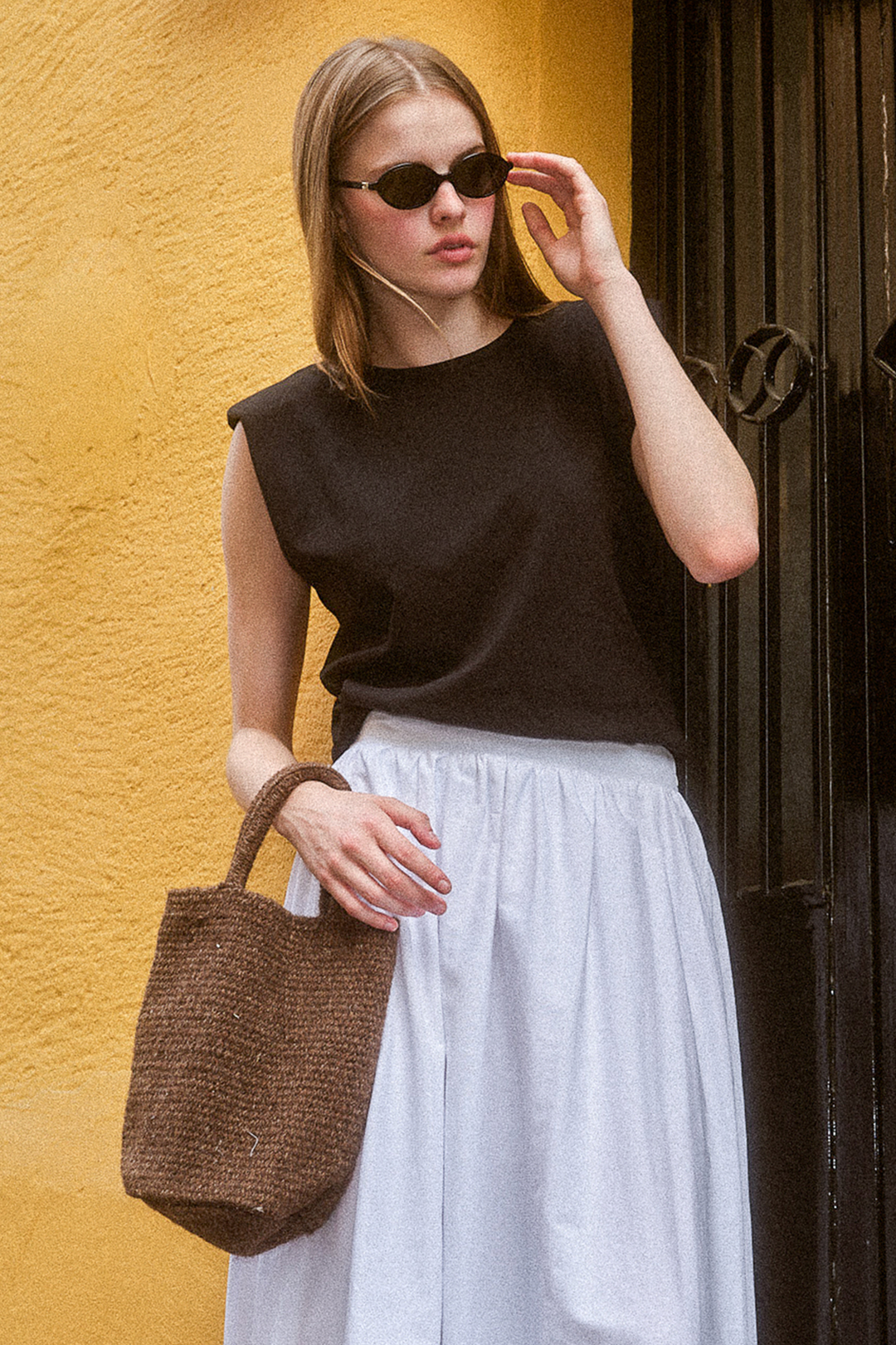 Padded Sleeveless Basic T-Shirt Black