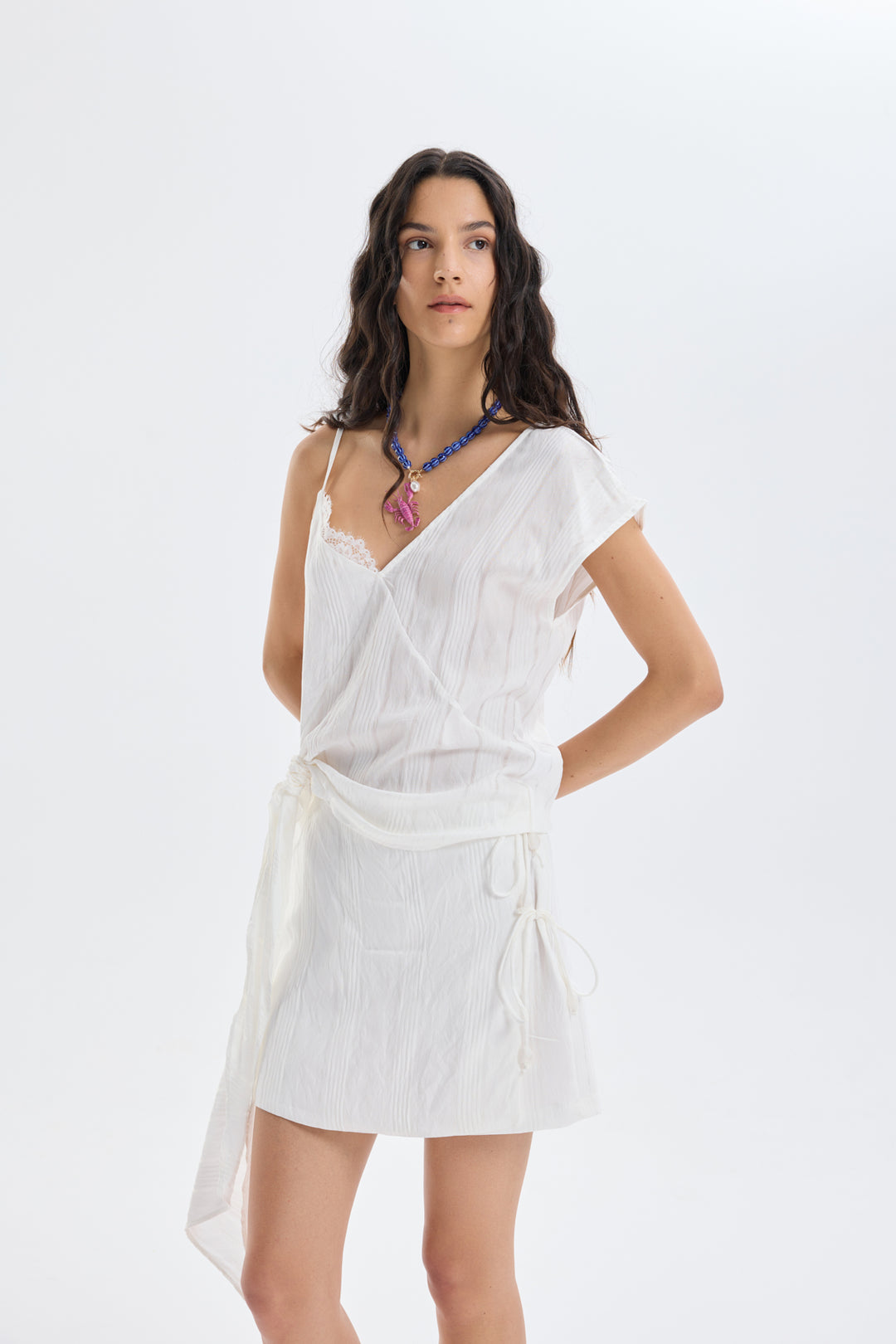 Dantel Detaylı İnce Çizgili Bluz Ekru