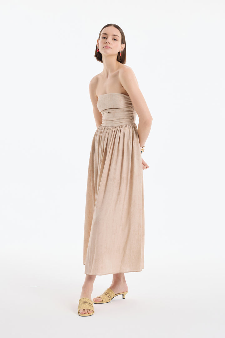 Drape Detaylı Pileli Straplez Midi Elbise Bej