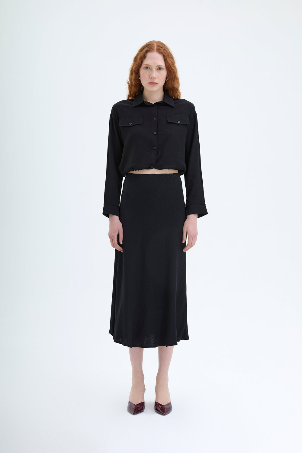 Şerit Dokulu Saten Midi Etek Siyah