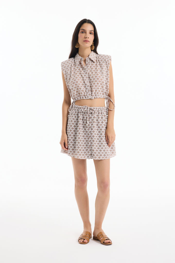 Önden Düğmeli Beli Lastikli Dokulu Mini Etek Kahverengi