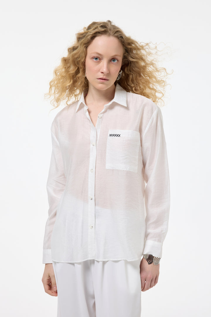 Sırtı Pencere Detaylı Nakışlı Gömlek Ekru