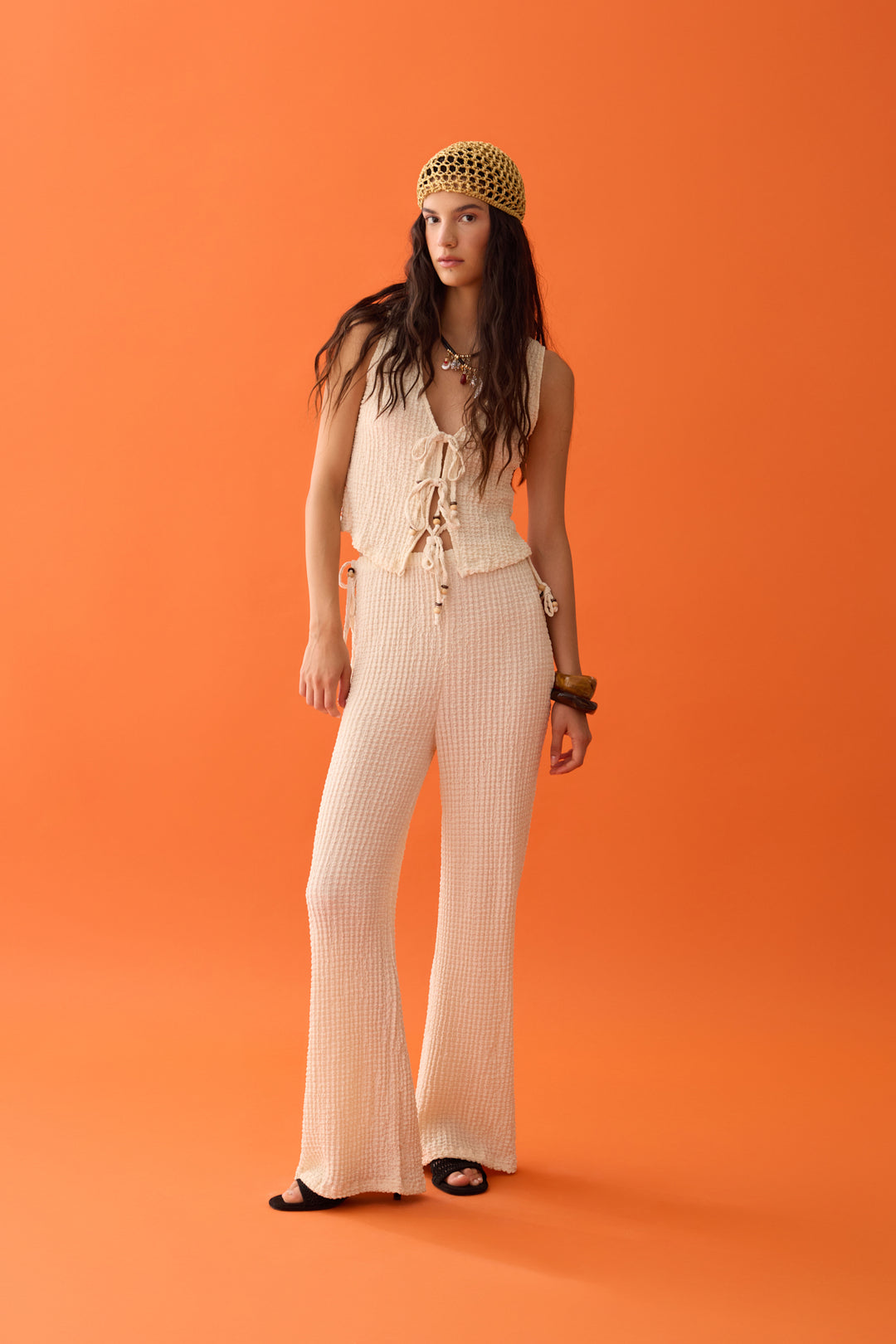 Yanları Boncuk Bağlamalı Gofre Pantolon Taş