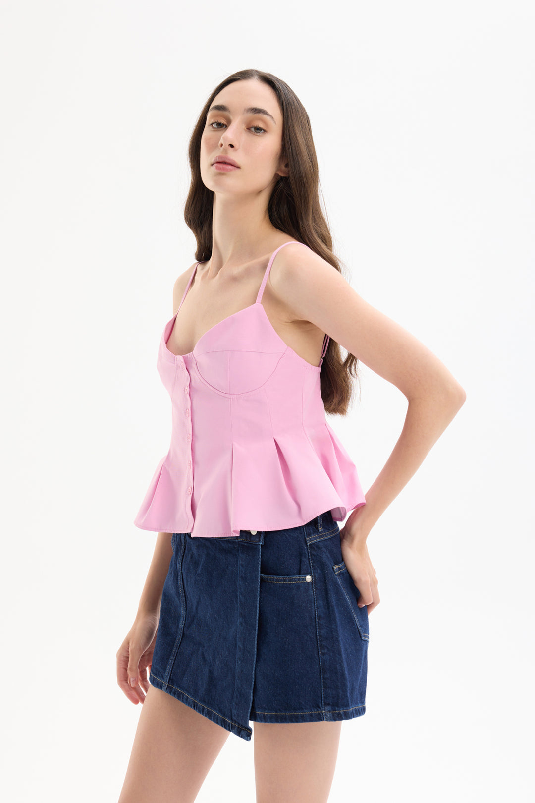 Pile Detaylı Düğmeli İnce Askılı Bluz Pembe