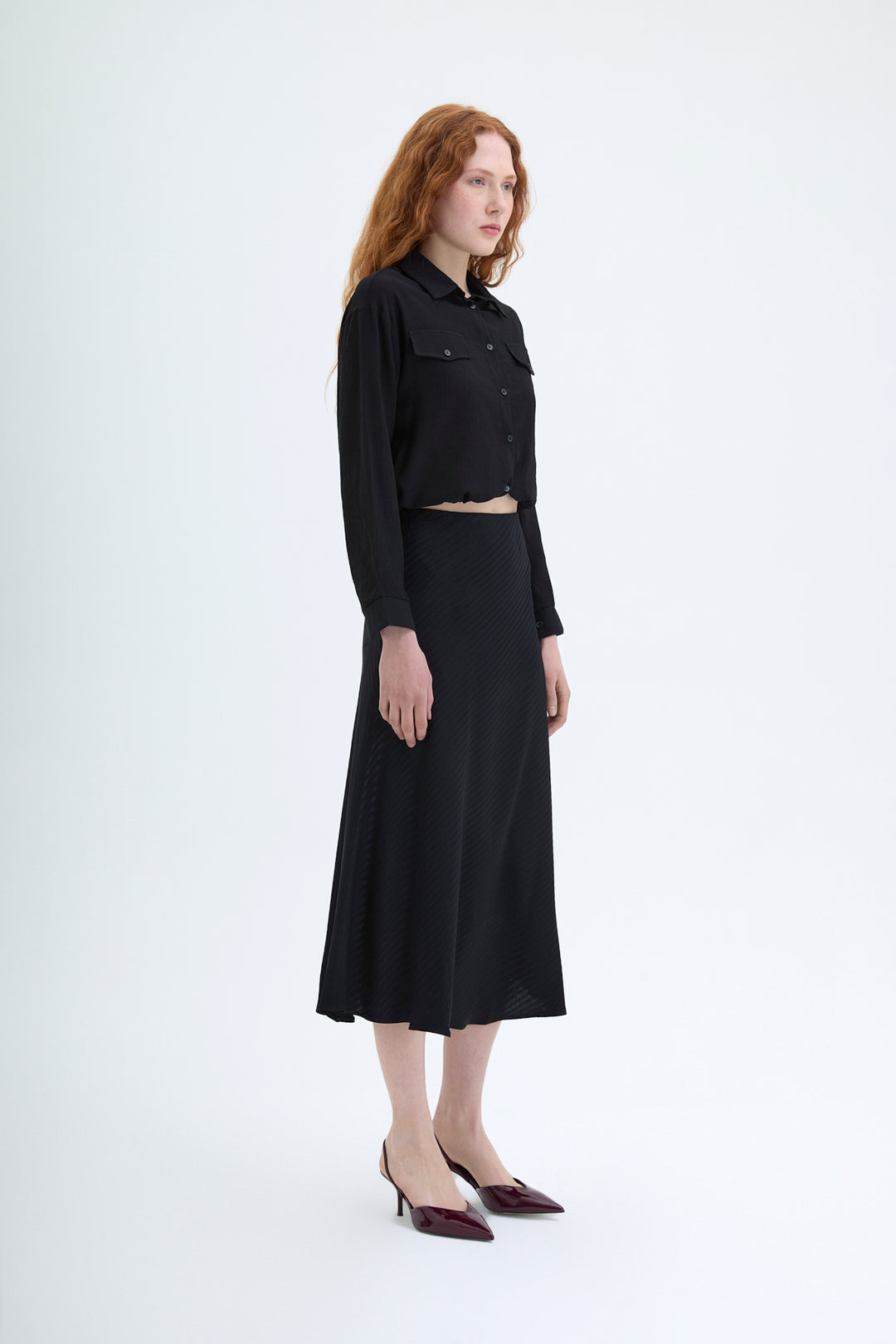 Şerit Dokulu Saten Midi Etek Siyah