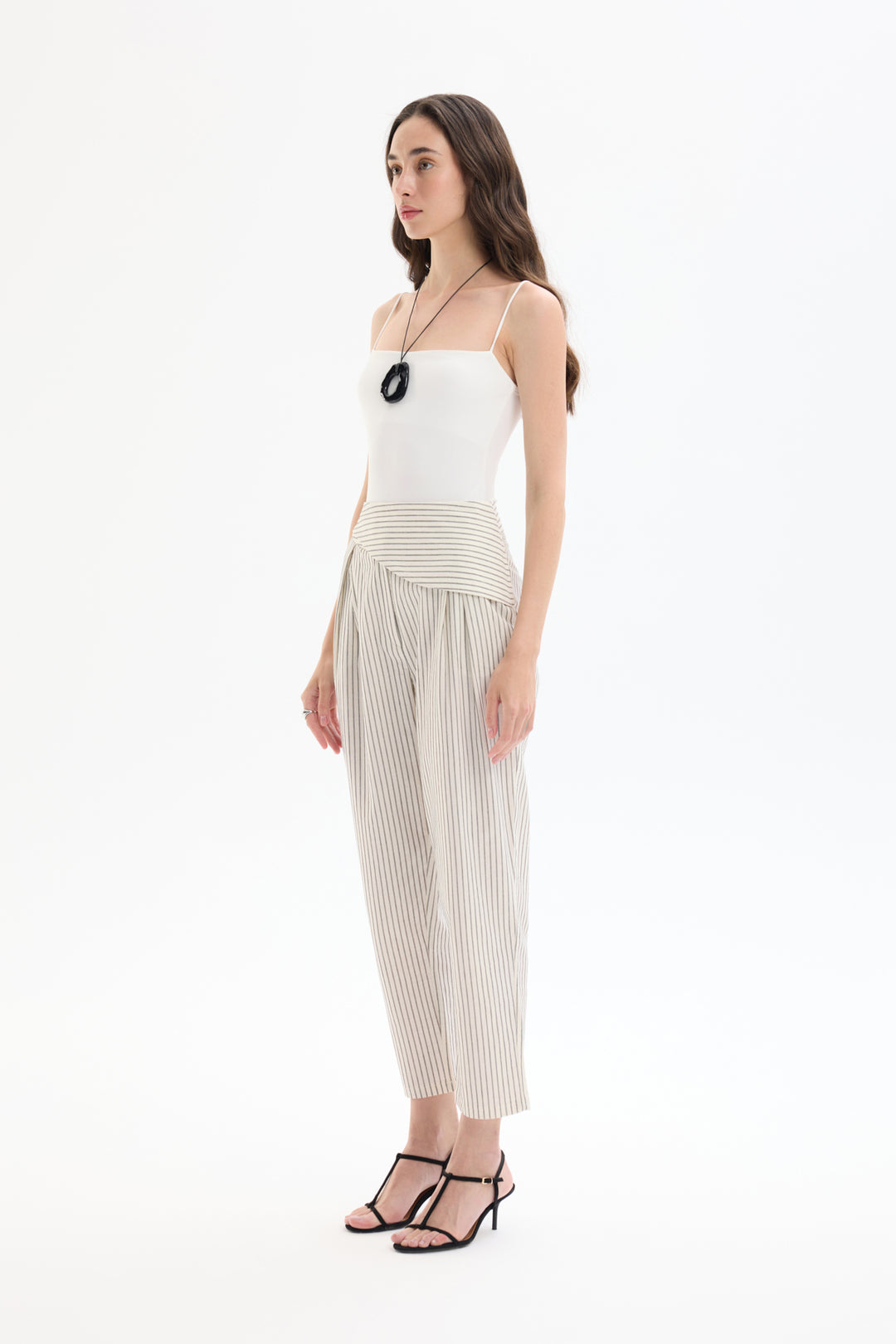 Asimetrik Bel Detaylı Çizgili Pantolon Bej