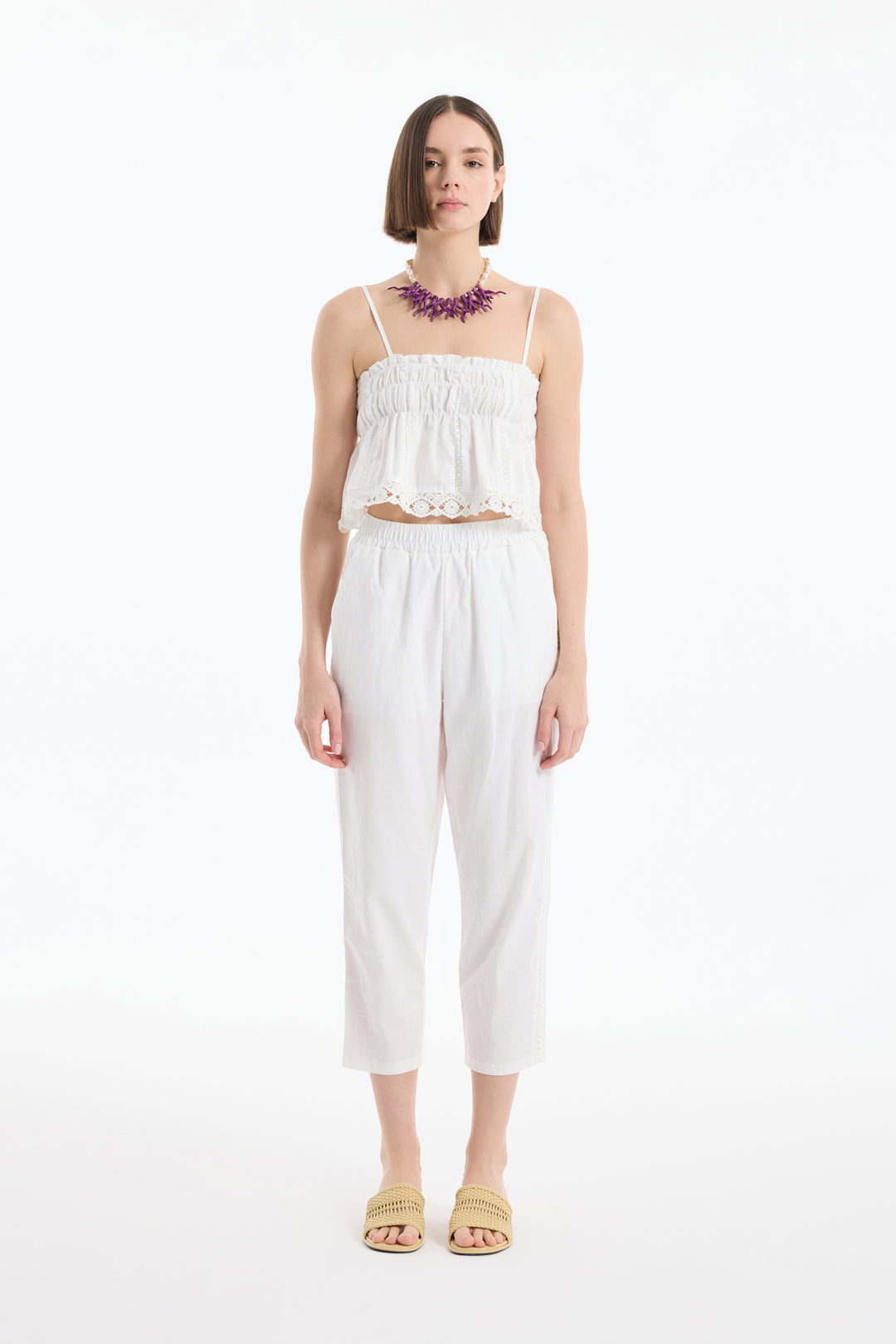 Şerit Dantelli Askılı Volanlı Bluz Ekru