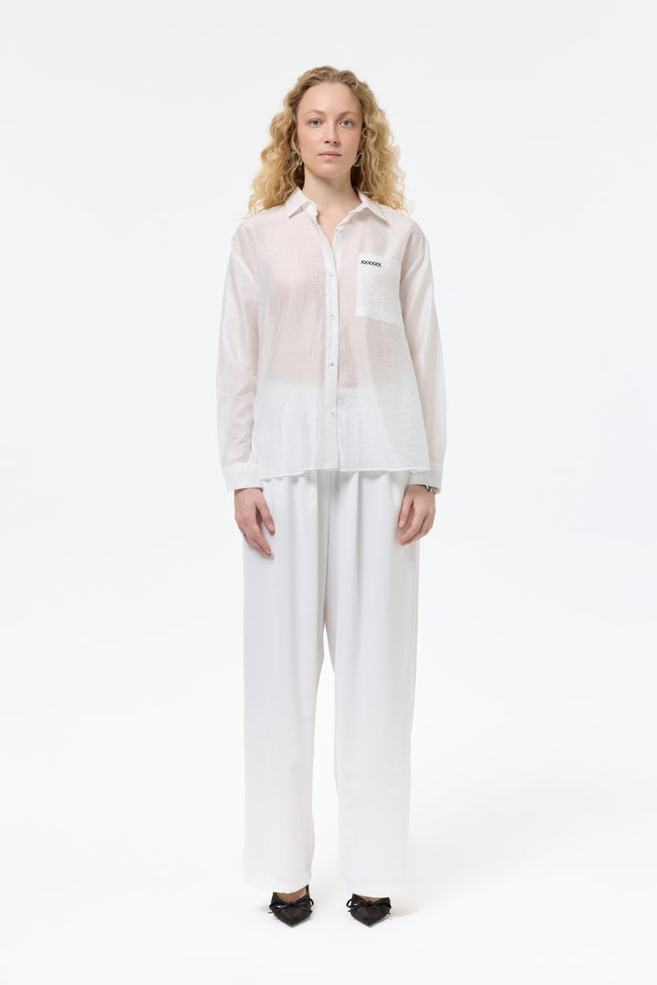 Sırtı Pencere Detaylı Nakışlı Gömlek Ekru