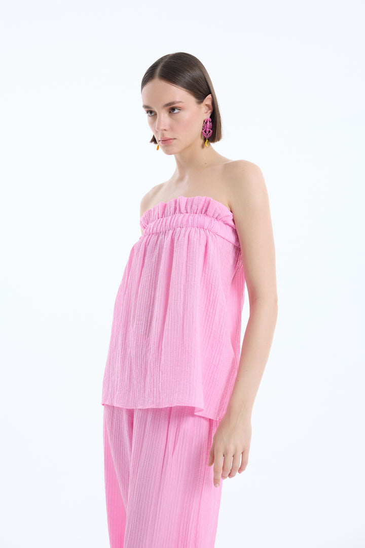 Gofre Kumaş Fırfırlı Straplez Bluz Pembe