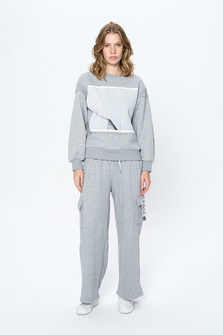 Sırtı Fermuar Detaylı Baskılı Sweatshirt Gri