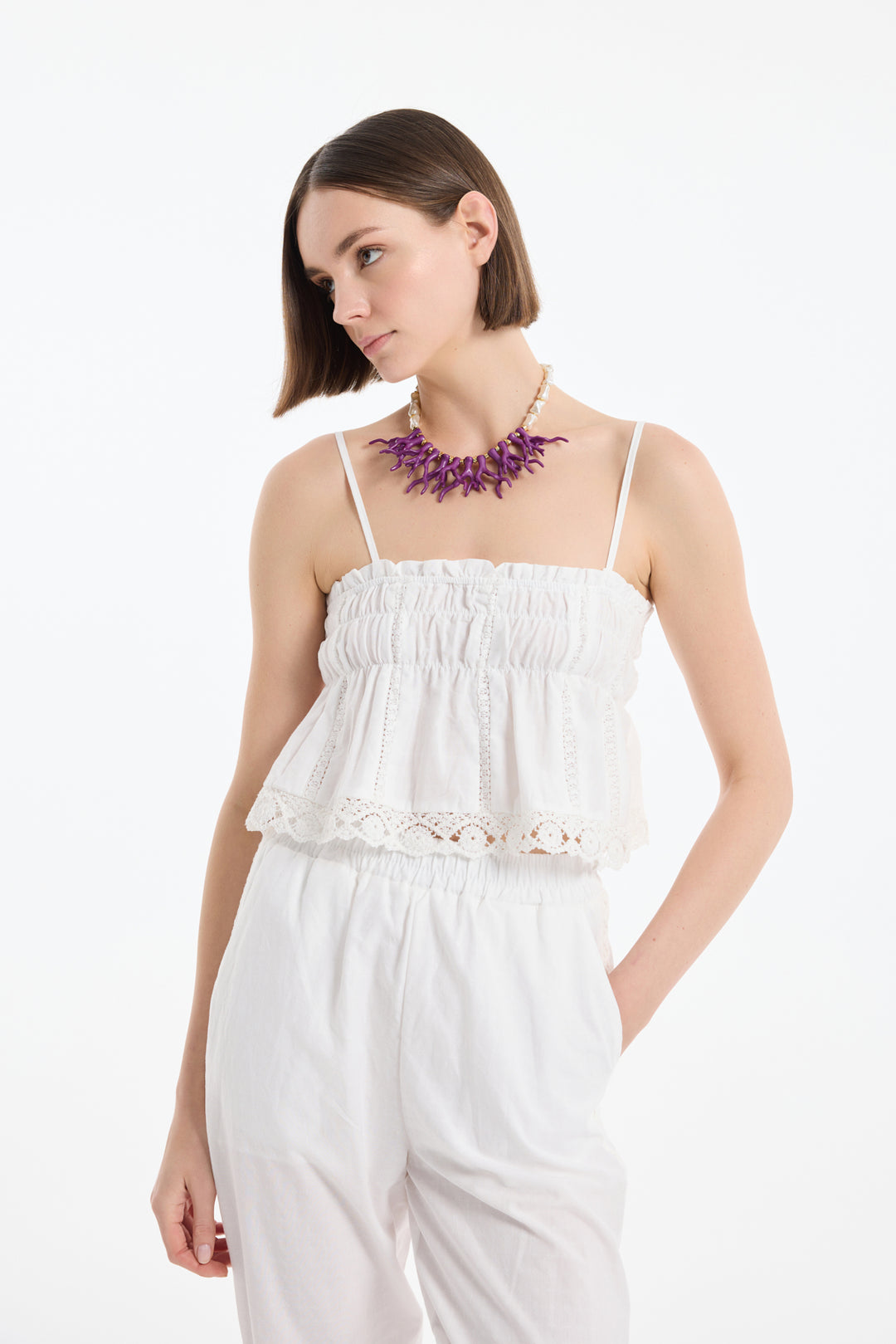 Şerit Dantelli Askılı Volanlı Bluz Ekru