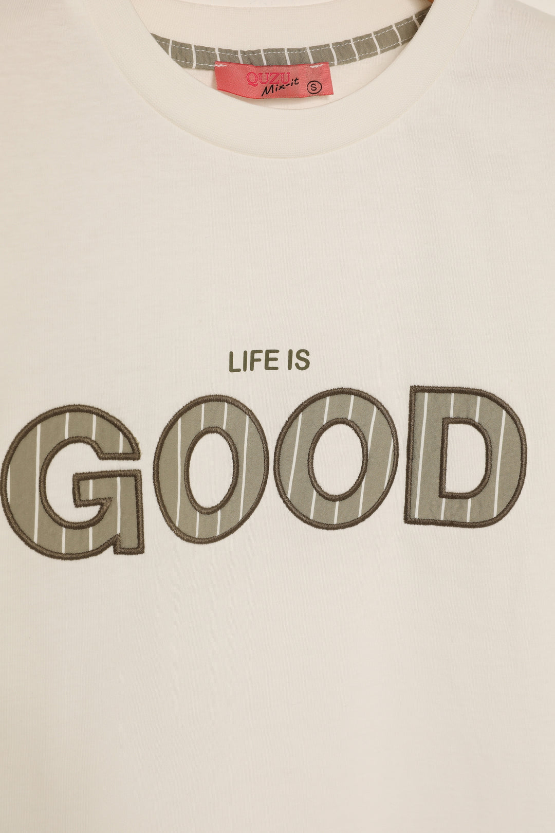 Nakış Yazılı Vatkalı Kolsuz Tişört Ekru