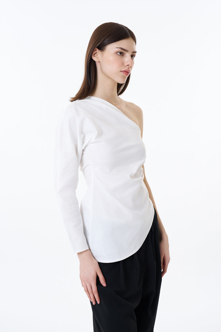 Drape Detaylı Tek Omuz Bluz Ekru