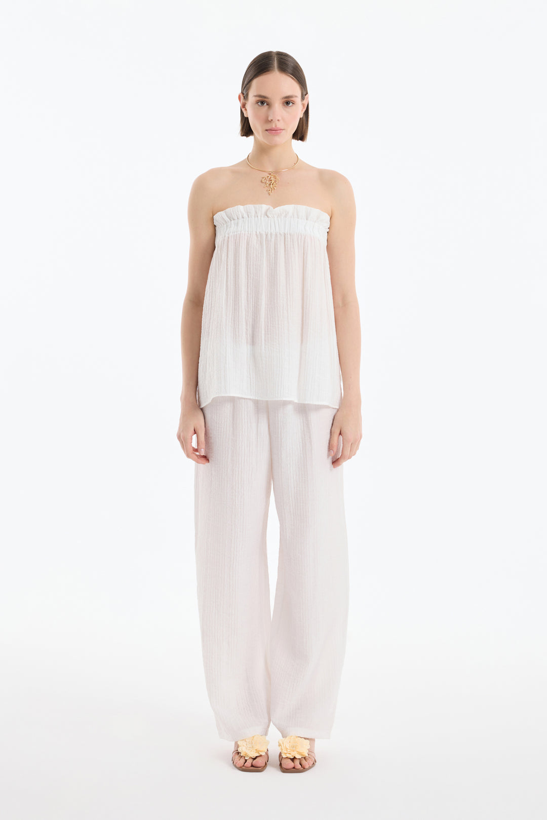 Gofre Kumaş Fırfırlı Straplez Bluz Ekru