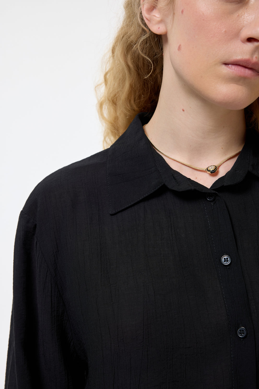 Sırtı Bağlamalı Dekolteli Gömlek Siyah