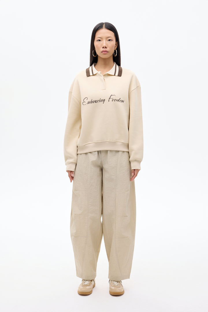 Yazı Nakışlı Şeritli Polo Yaka Oversize Sweatshirt Bej