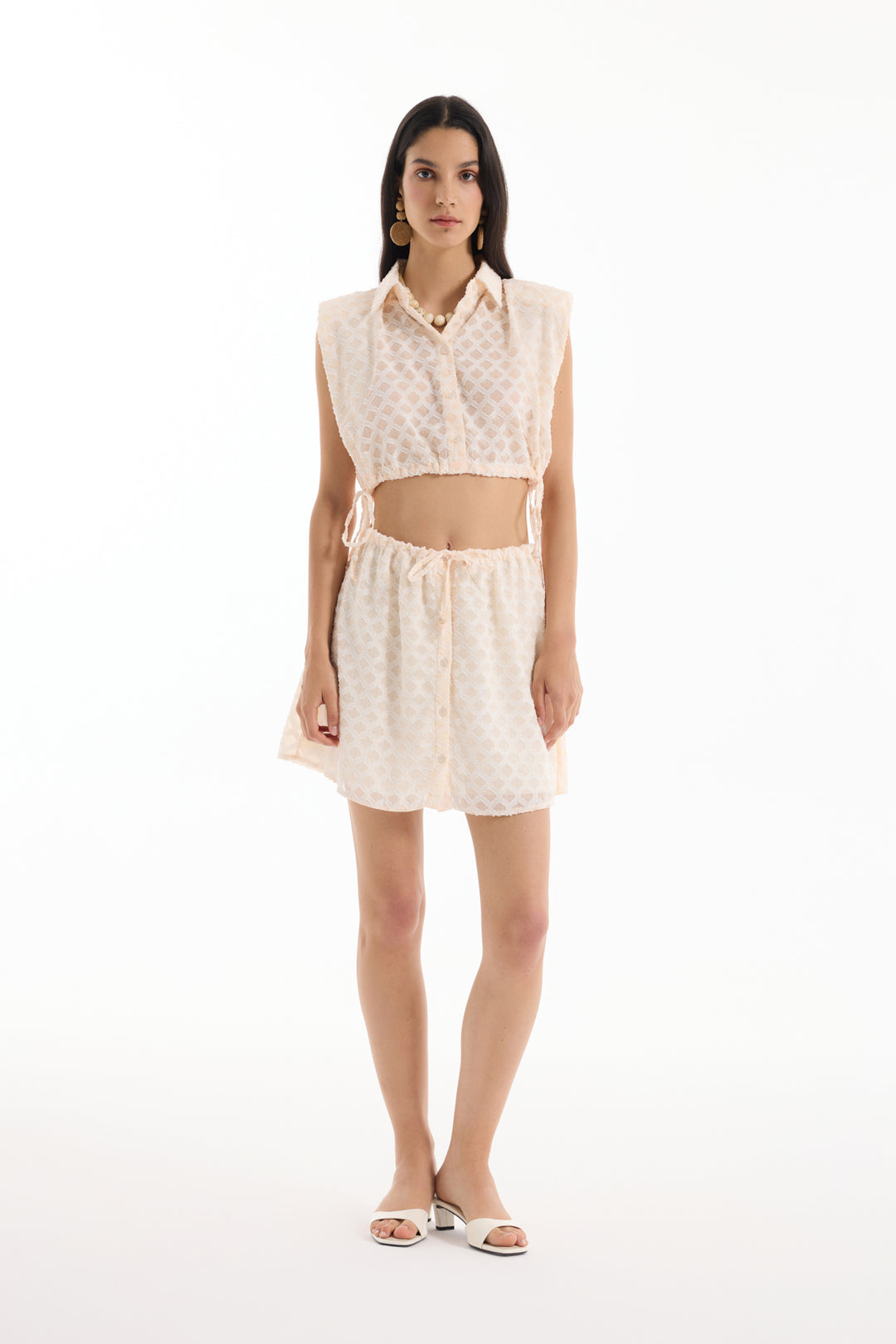 Önden Düğmeli Beli Lastikli Dokulu Mini Etek Ekru