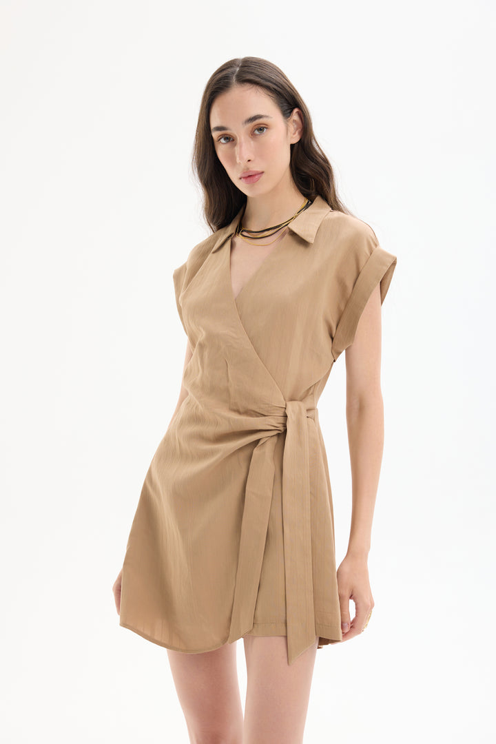 Kruvaze Yaka Beli Bağlamalı Şort Tulum Kahverengi