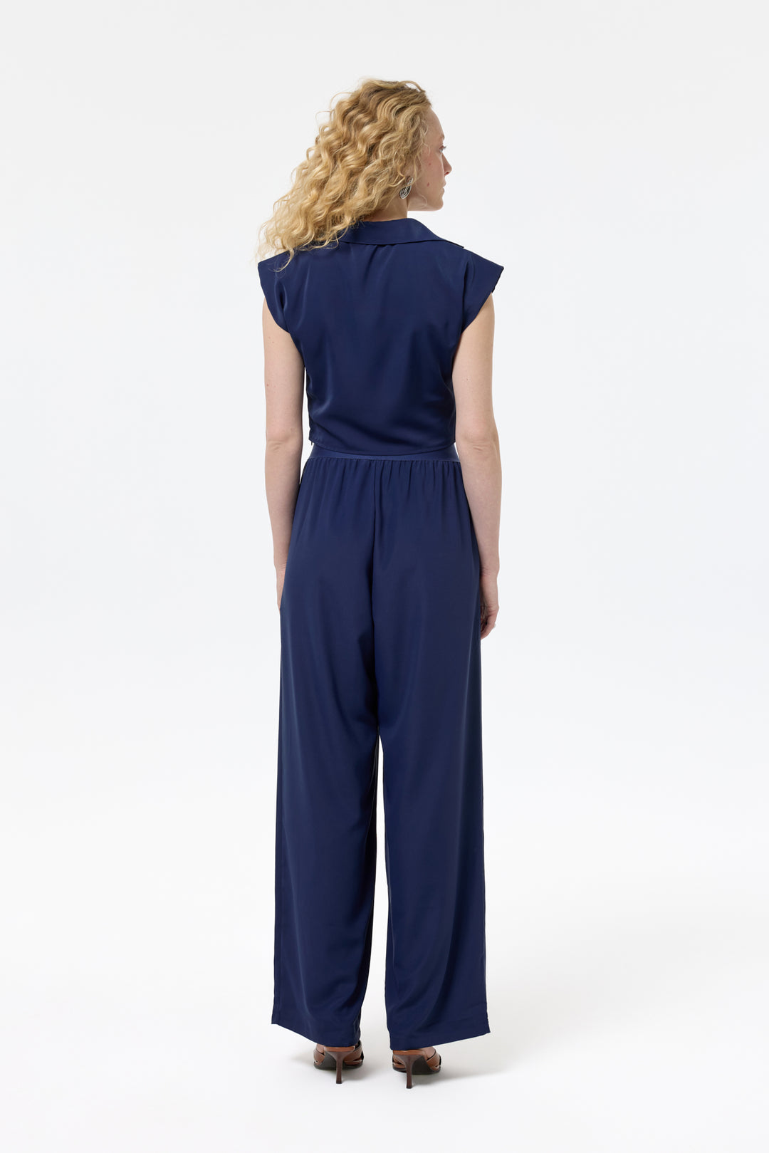 Kruvaze Detaylı Düğmeli Kolsuz Bluz Lacivert