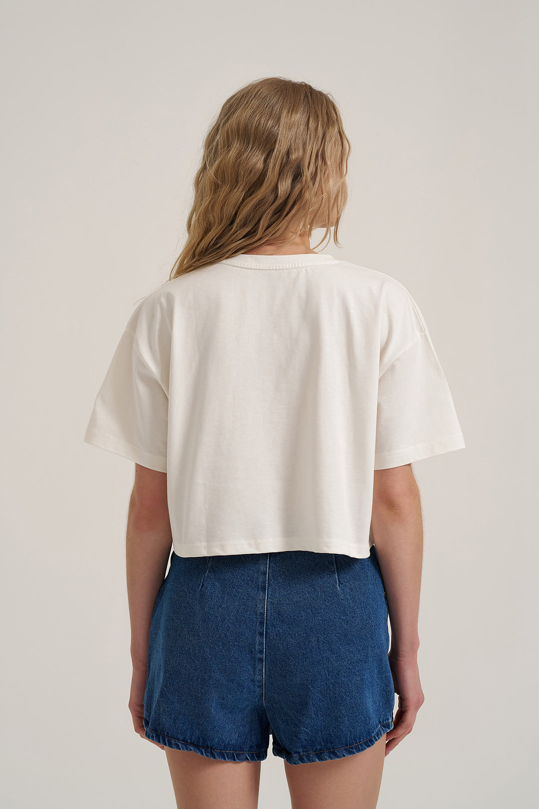Trok Detaylı Kısa Kol Tişört Ekru