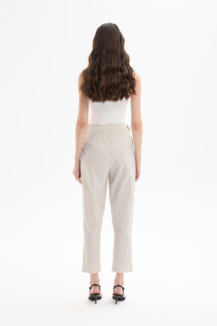 Asimetrik Bel Detaylı Çizgili Pantolon Bej