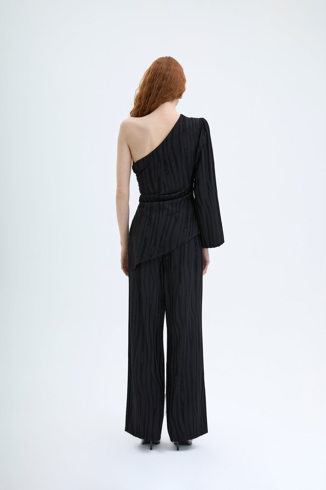 Toka Aksesuarlı Tek Omuz Asimetrik Bluz Siyah