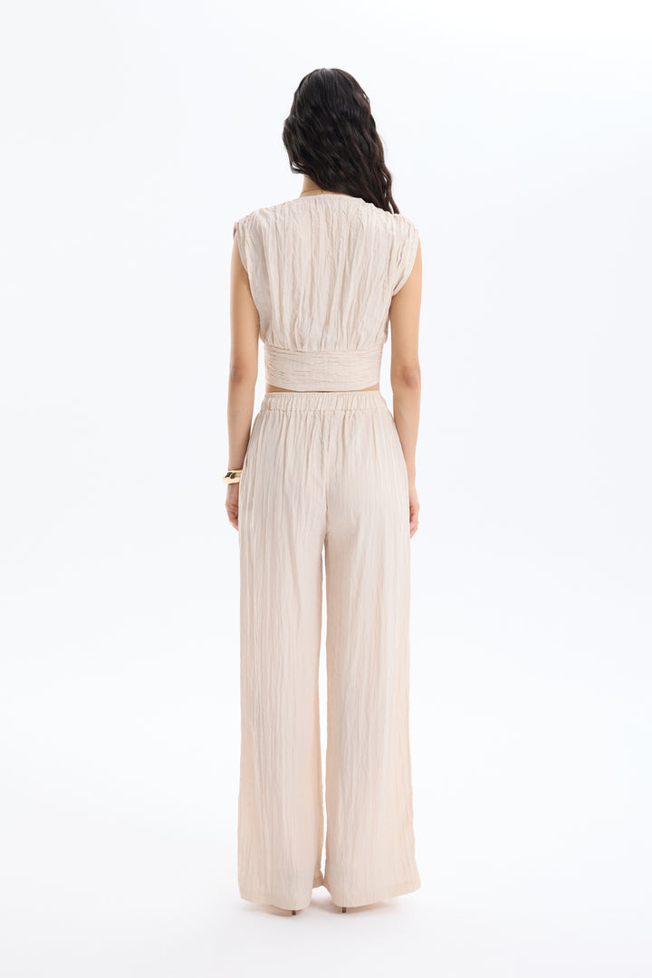 Kırışık Görünümlü Kolsuz Düğmeli Bluz Bej