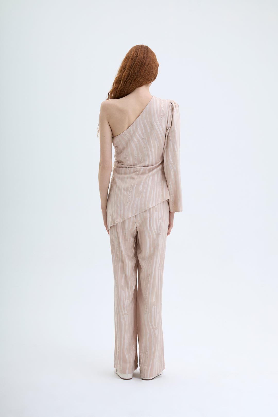 Toka Aksesuarlı Tek Omuz Asimetrik Bluz Bej