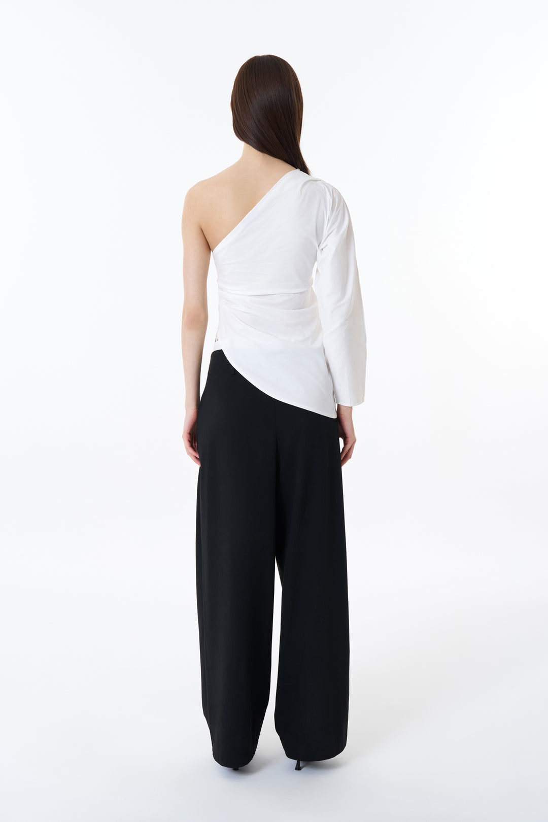 Drape Detaylı Tek Omuz Bluz Ekru