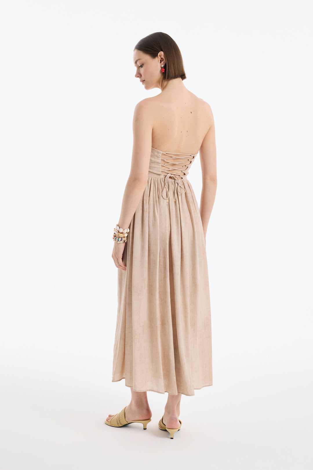 Drape Detaylı Pileli Straplez Midi Elbise Bej