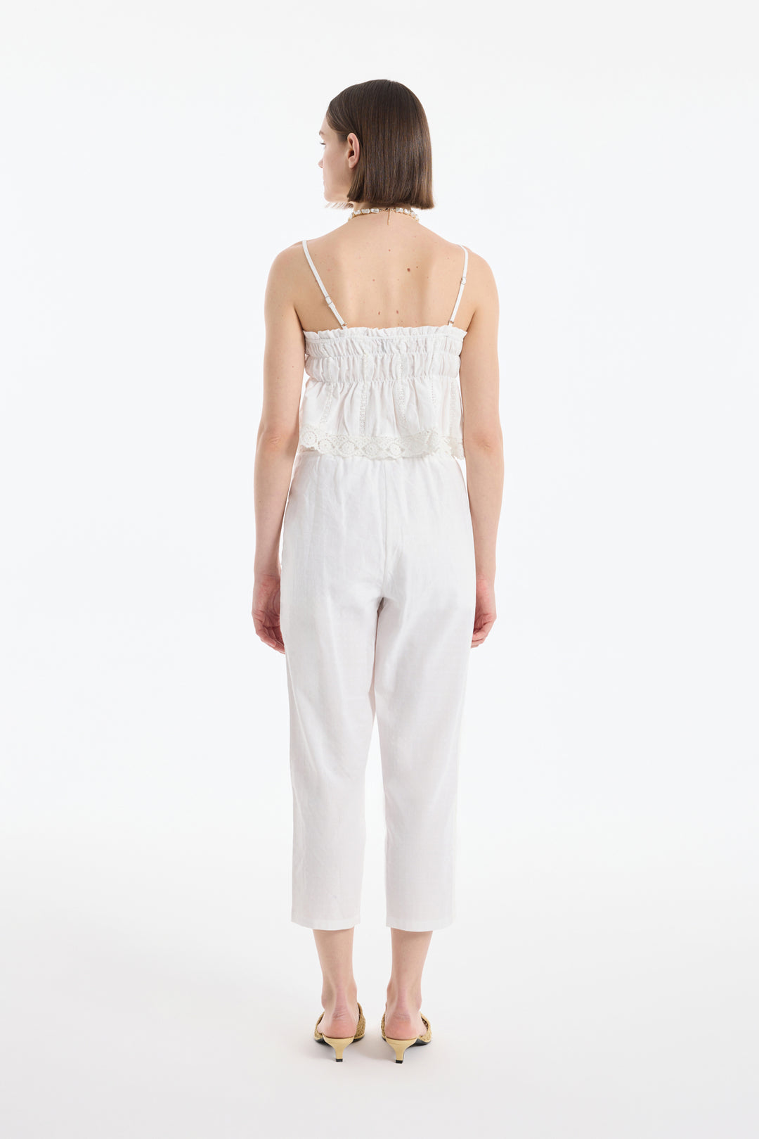 Şerit Dantelli Askılı Volanlı Bluz Ekru