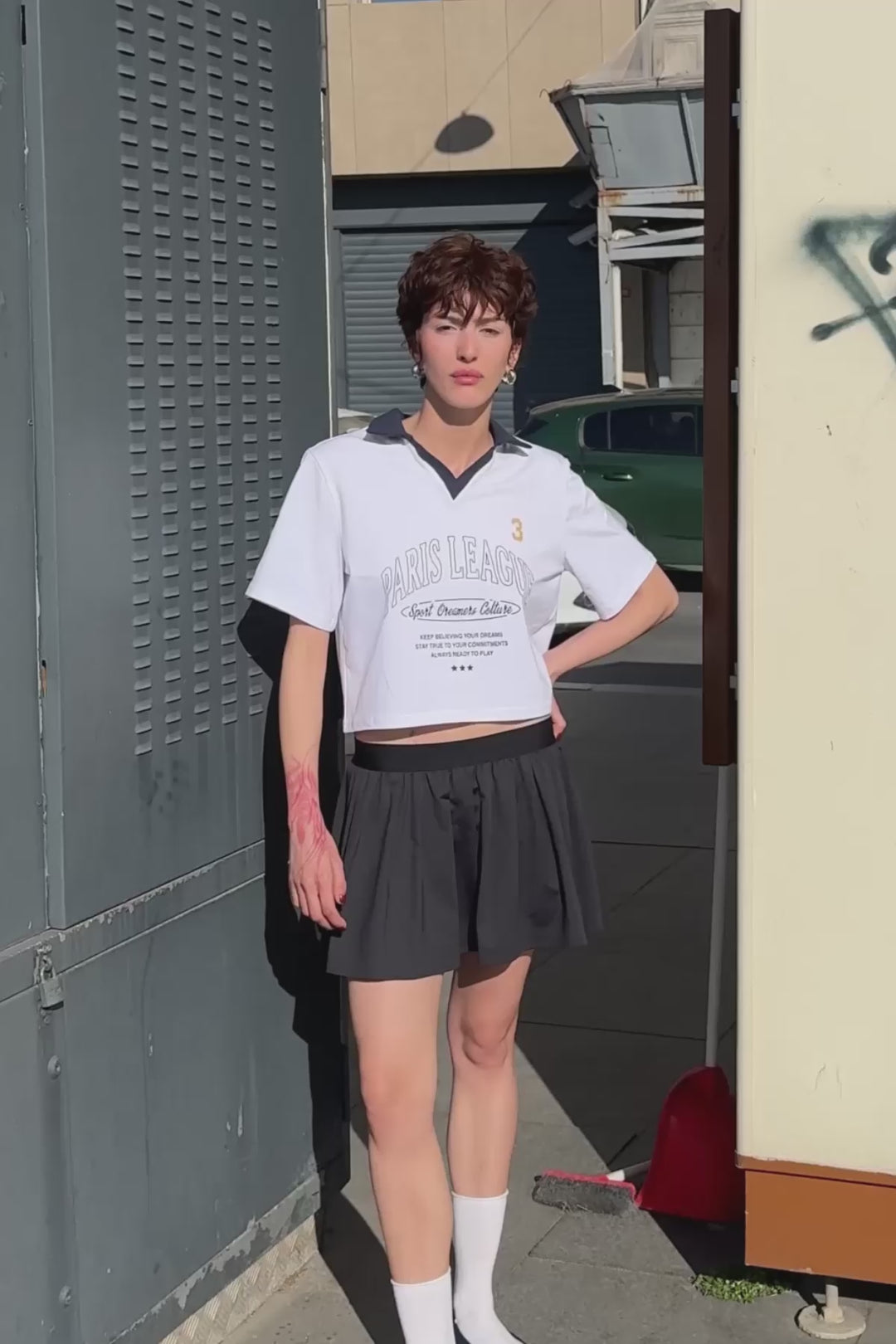 Paris Yazı Baskılı Polo Yaka Crop Tişört Beyaz