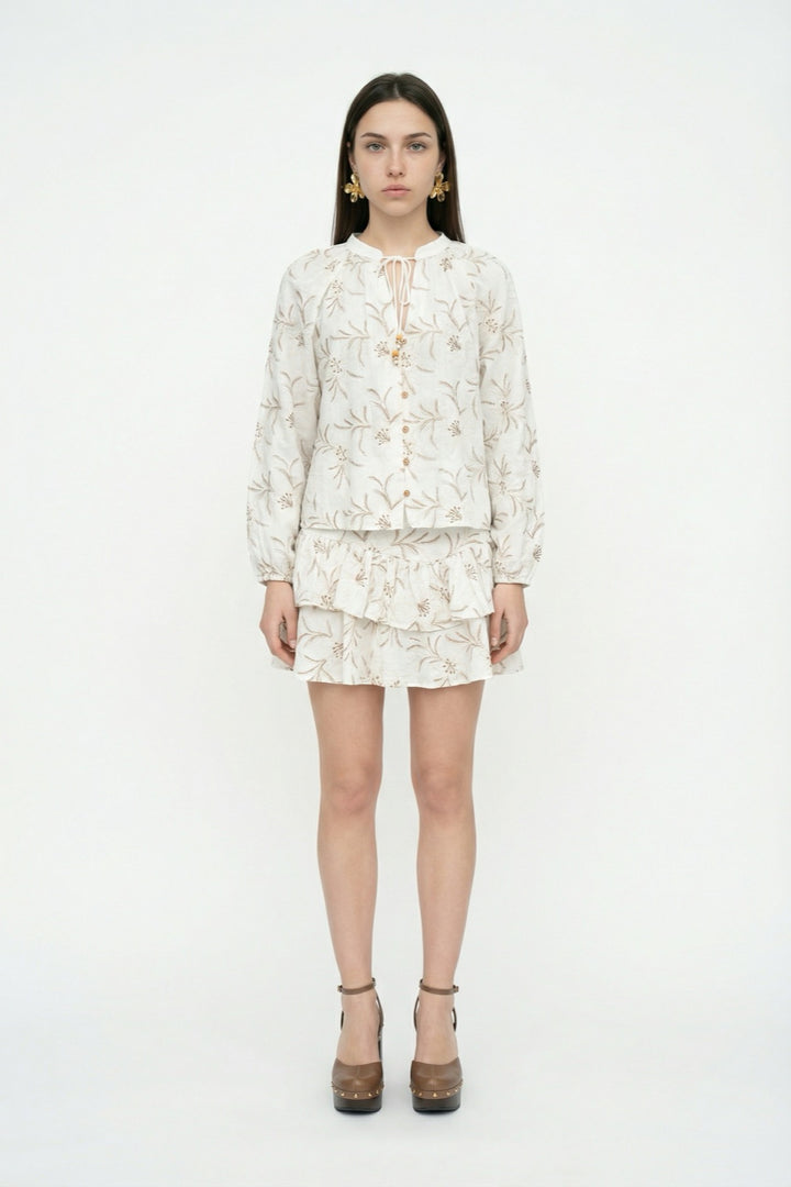 Çiçek Nakışlı Yaka Bağcıklı Gömlek Ekru