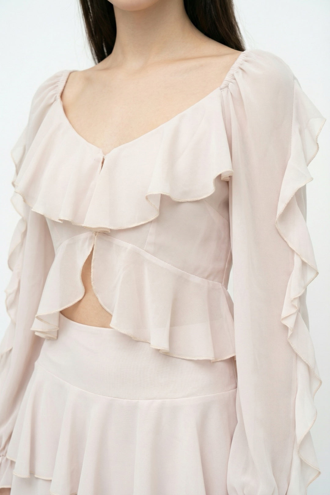 Fırfırlı V Yaka Şifon Bluz Bej