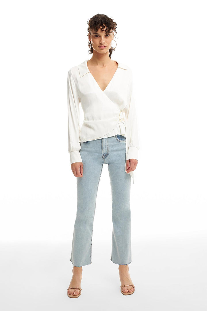 Kruvaze Bağlamalı Saten Gömlek Ekru