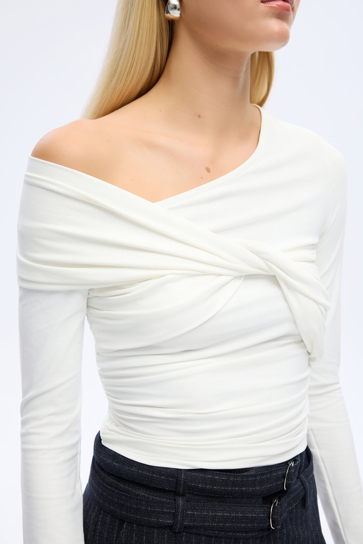 Drapeli Asimetrik Düğümlü Bluz Ekru