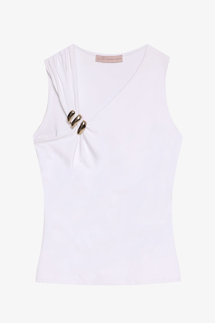 Asimetrik Yaka Metal Aksesuarlı Bluz Ekru