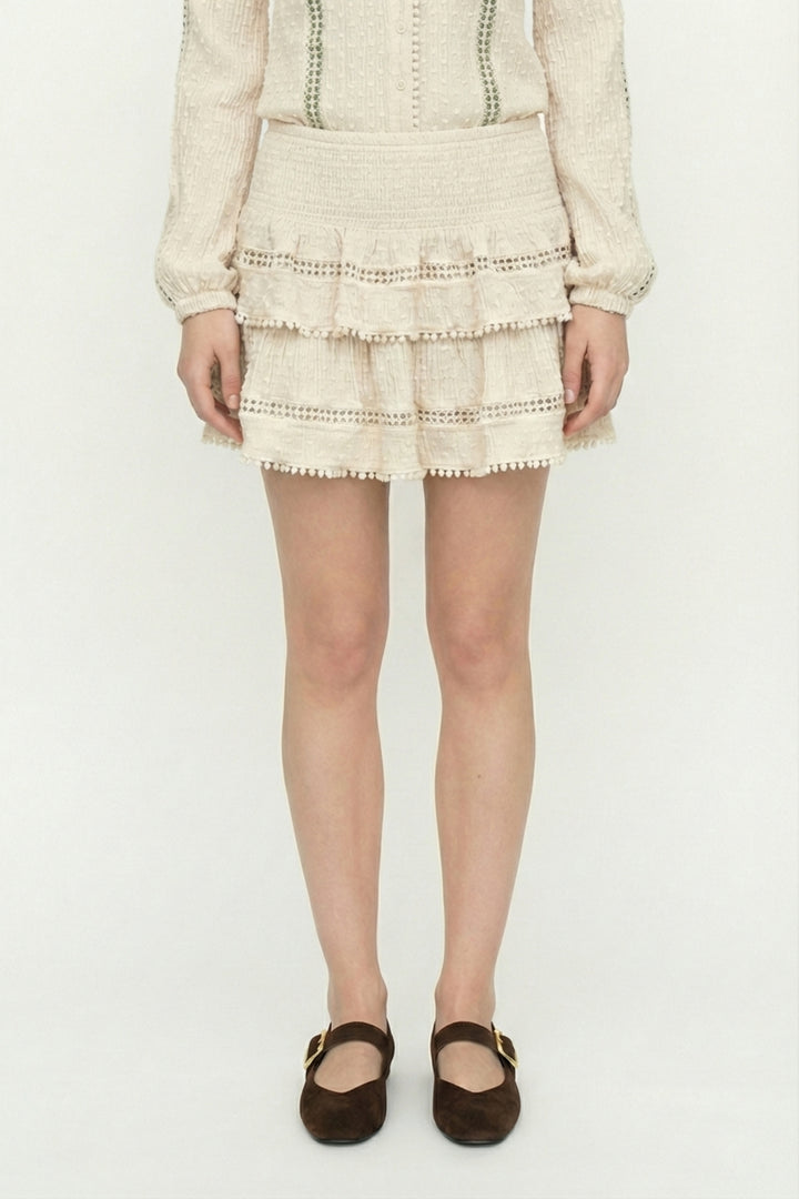 Beli Lastikli Dokulu Fırfırlı Mini Etek Bej