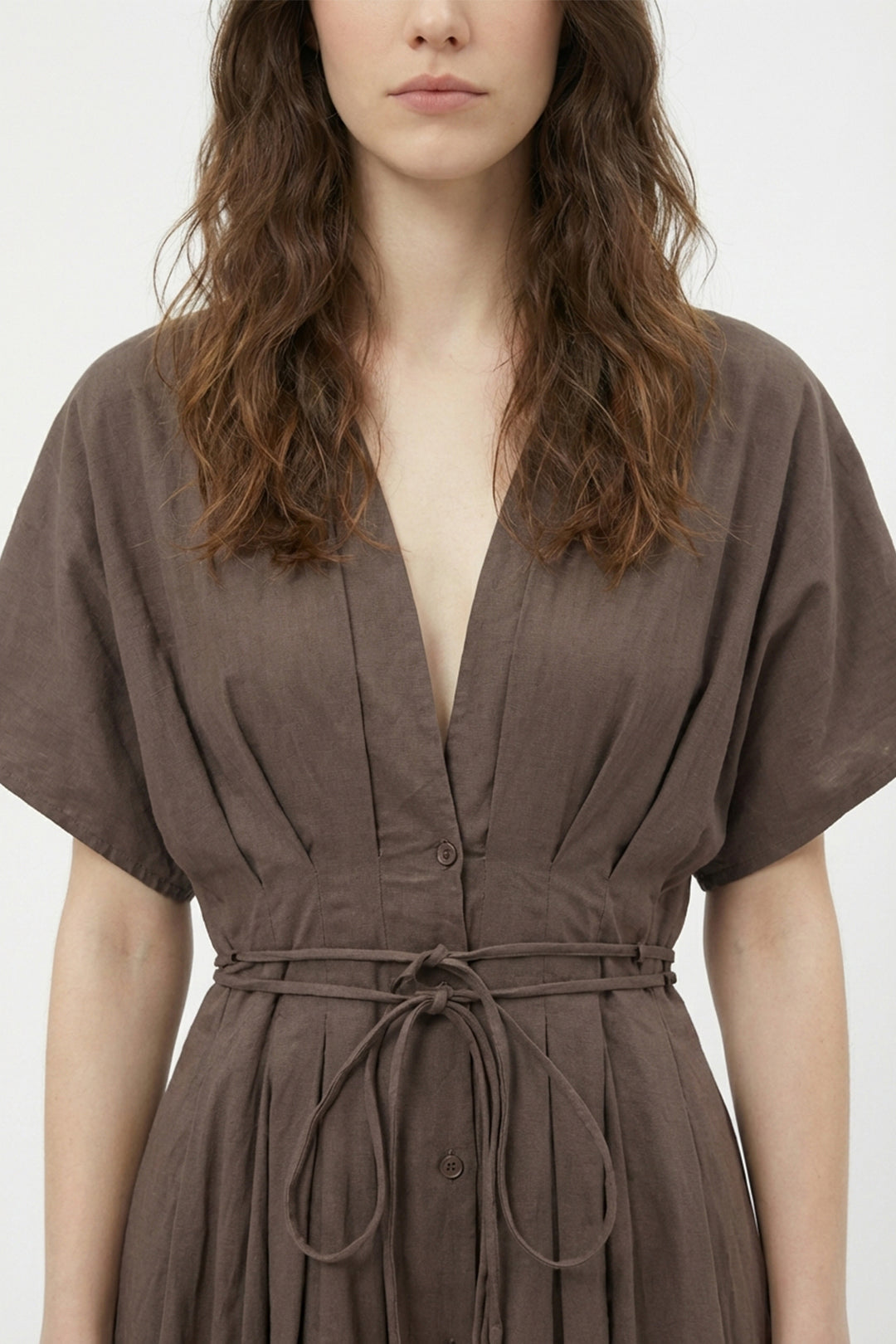 Beli Bağcıklı V Yaka Midi Elbise Kahverengi