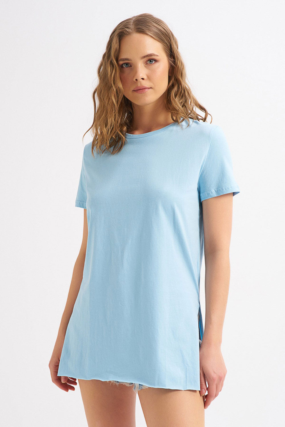 Bisiklet Yaka Yanı Yırtmaçlı Tişört Mavi