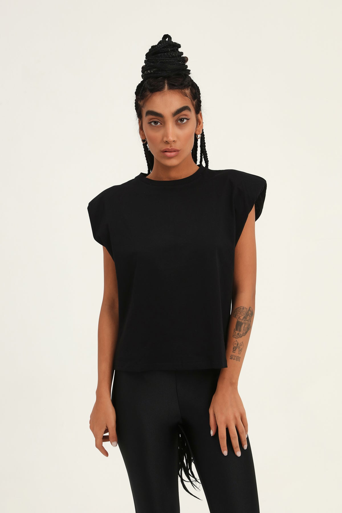 Padded Sleeveless Basic T-Shirt Black