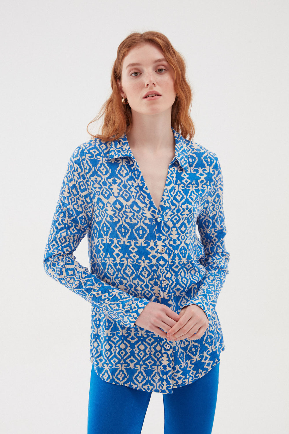 Patterned V-Neck Shirt Blue