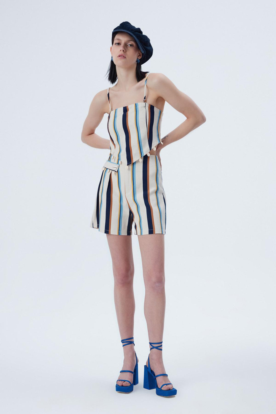 Shell Accessory Striped Shorts Natural