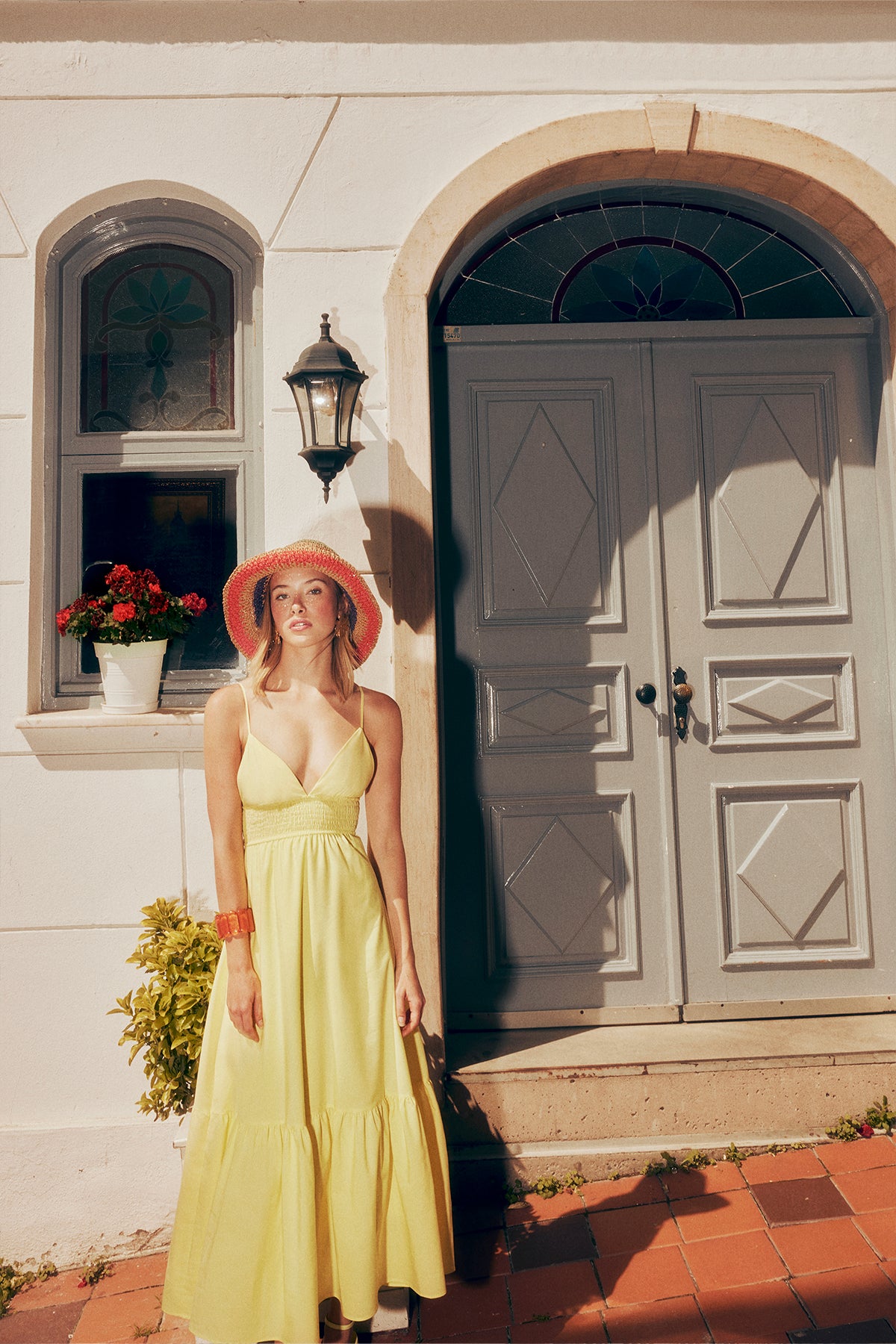 Long Dress Yellow with Low-cut Back and Glued Waist