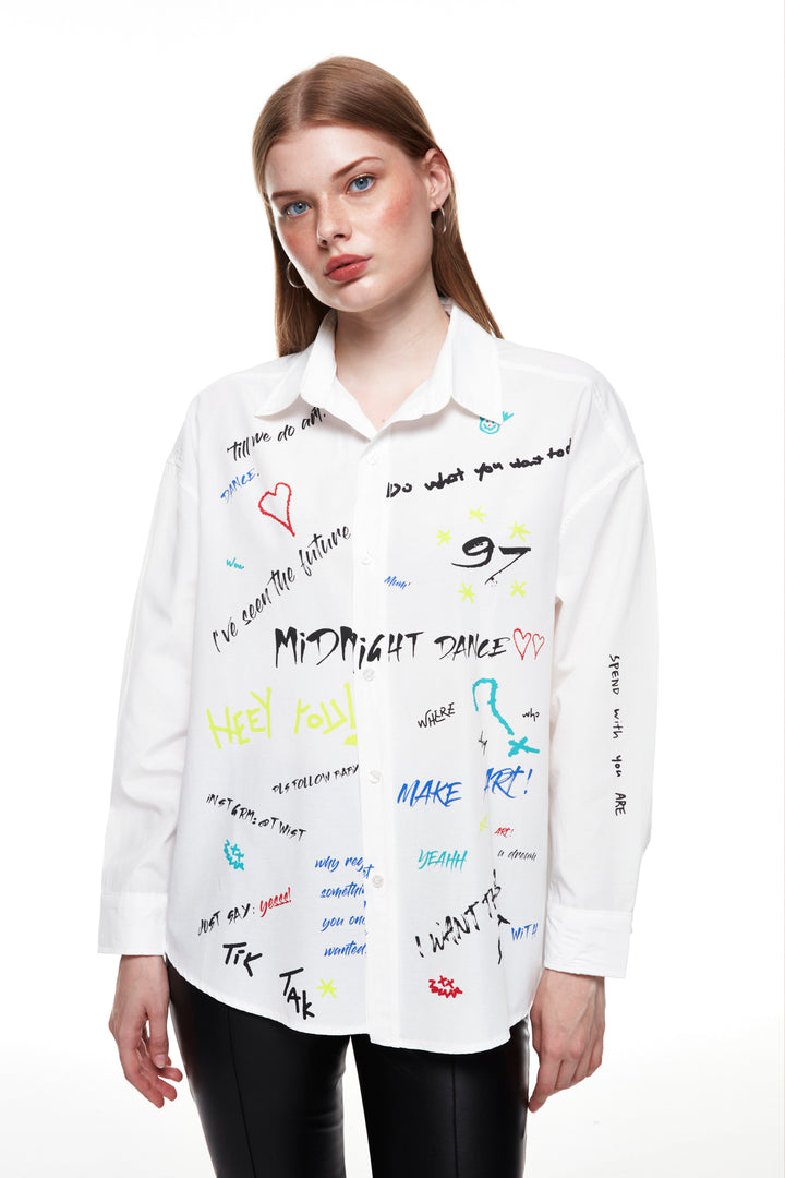 Renkli Yazı Desen Baskılı Gömlek Ekru