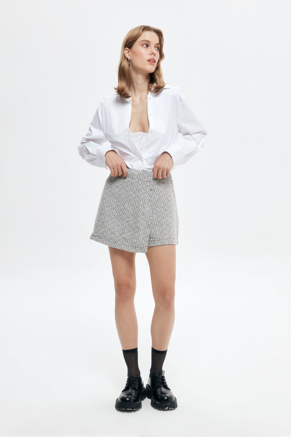 Button Detailed Shorts Skirt Ecru