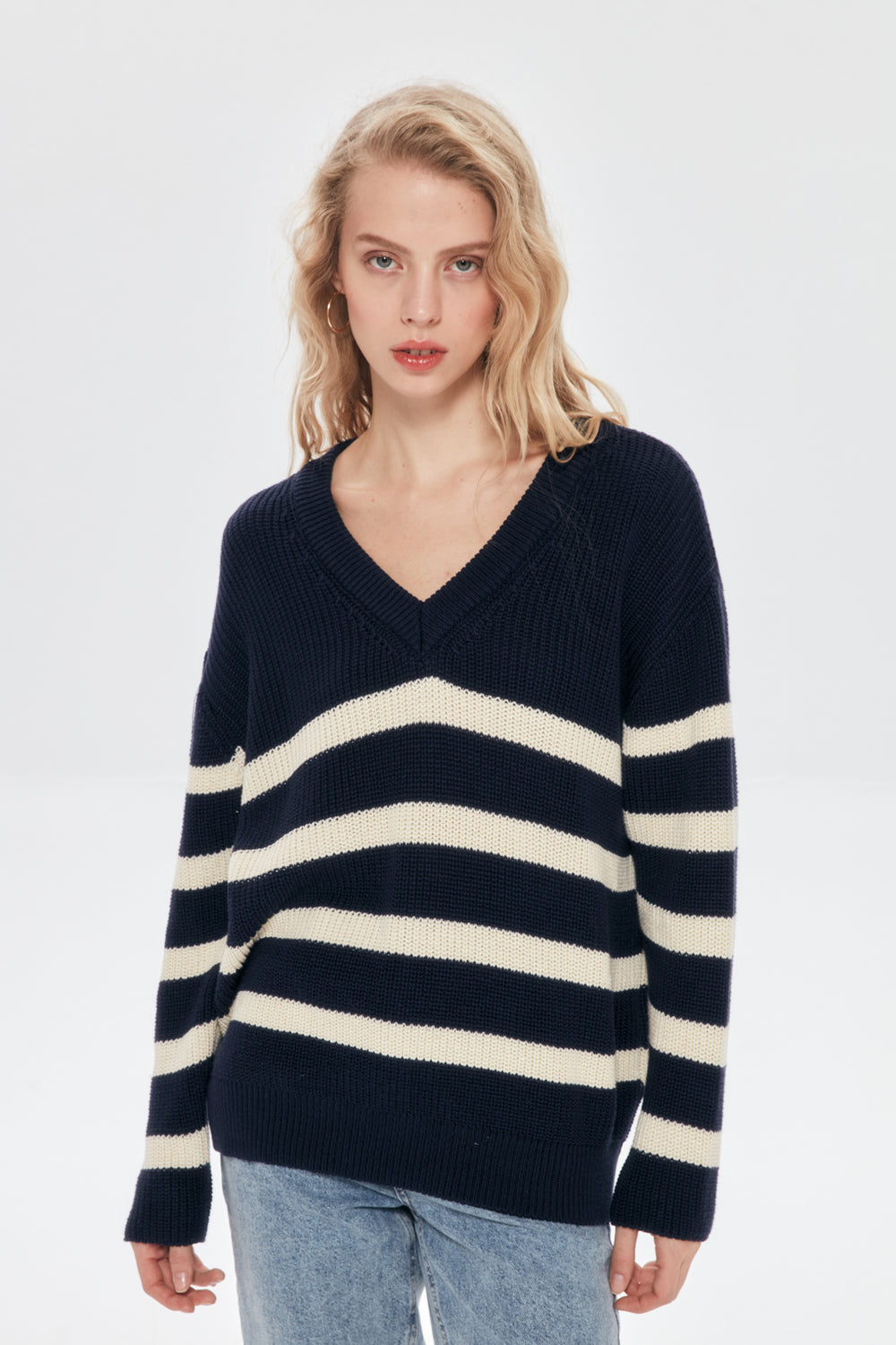 V-Neck Striped Knitwear Sweater Navy Blue-Ecru