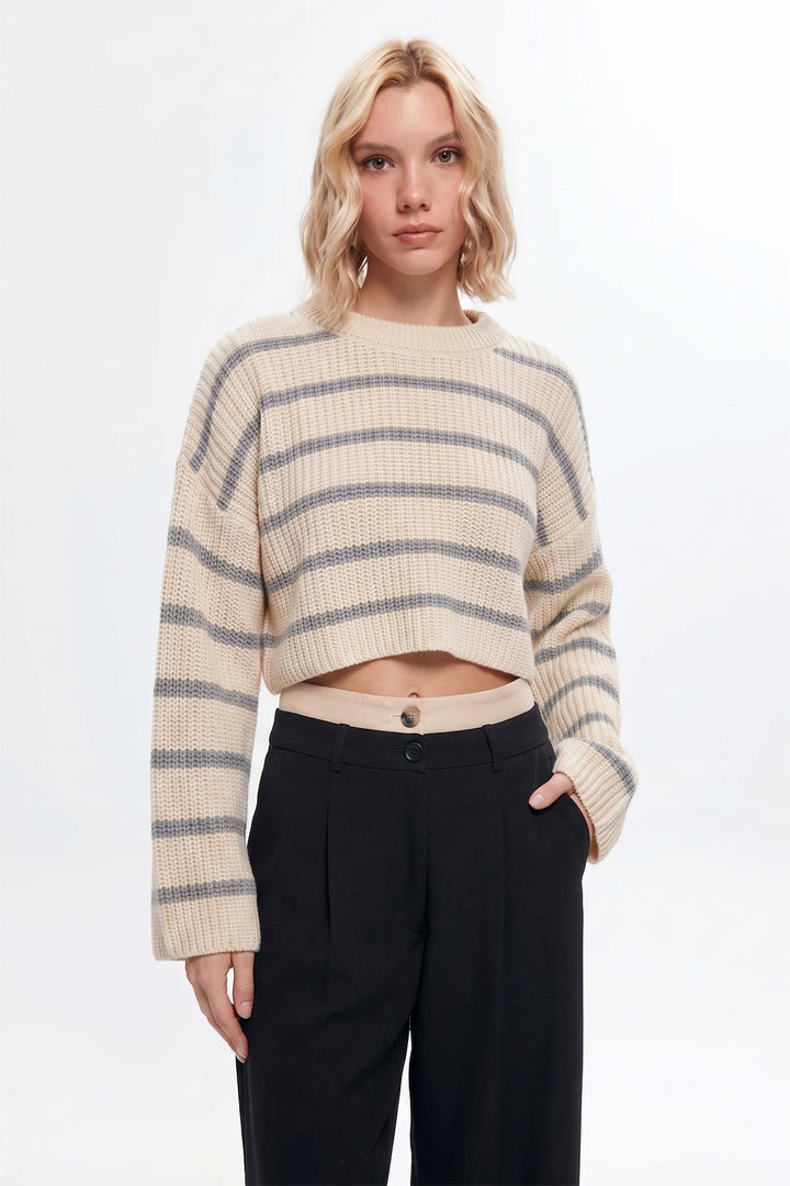 Çizgi Detaylı Crop Triko Kazak Krem-Gri