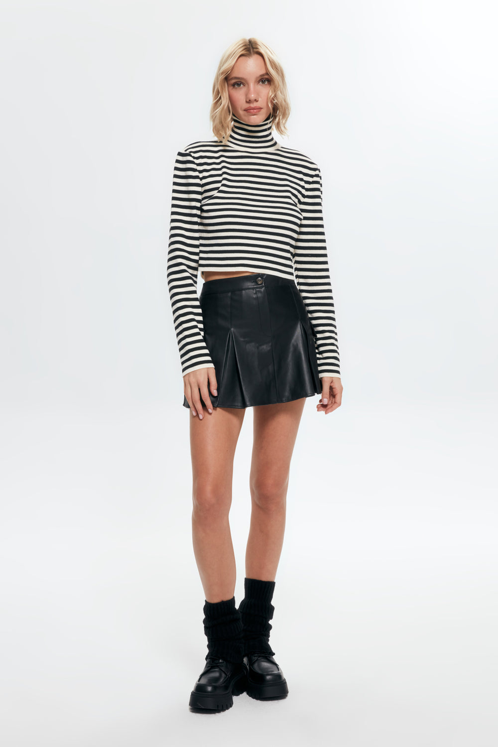 Pocket Detailed Mini Leather Skirt Black