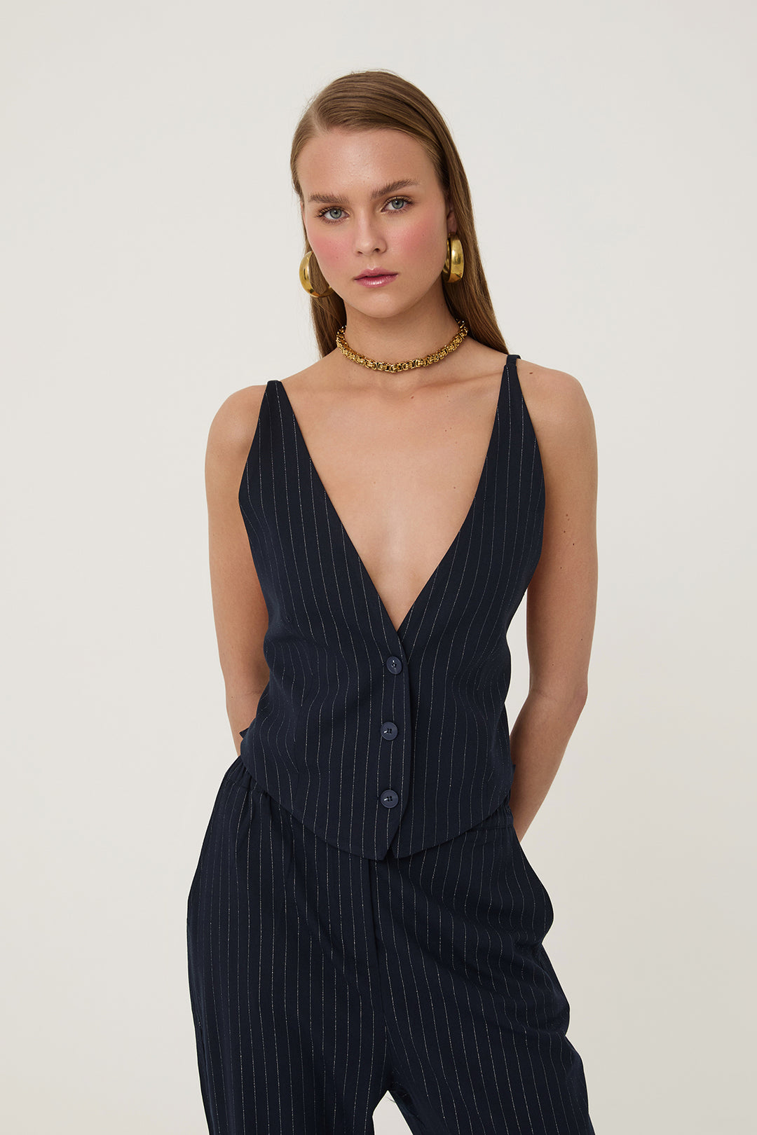 Boyundan Bağlamalı Sırt Dekolteli Yelek Lacivert